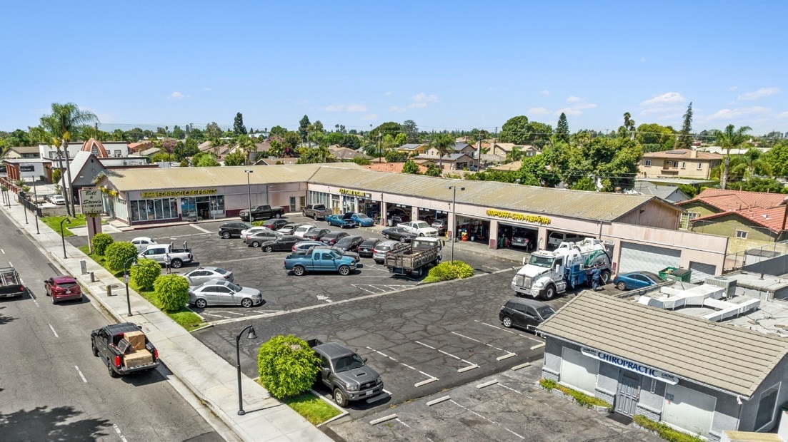 12121 Lakewood Blvd, Downey, CA for lease Primary Photo- Image 1 of 6