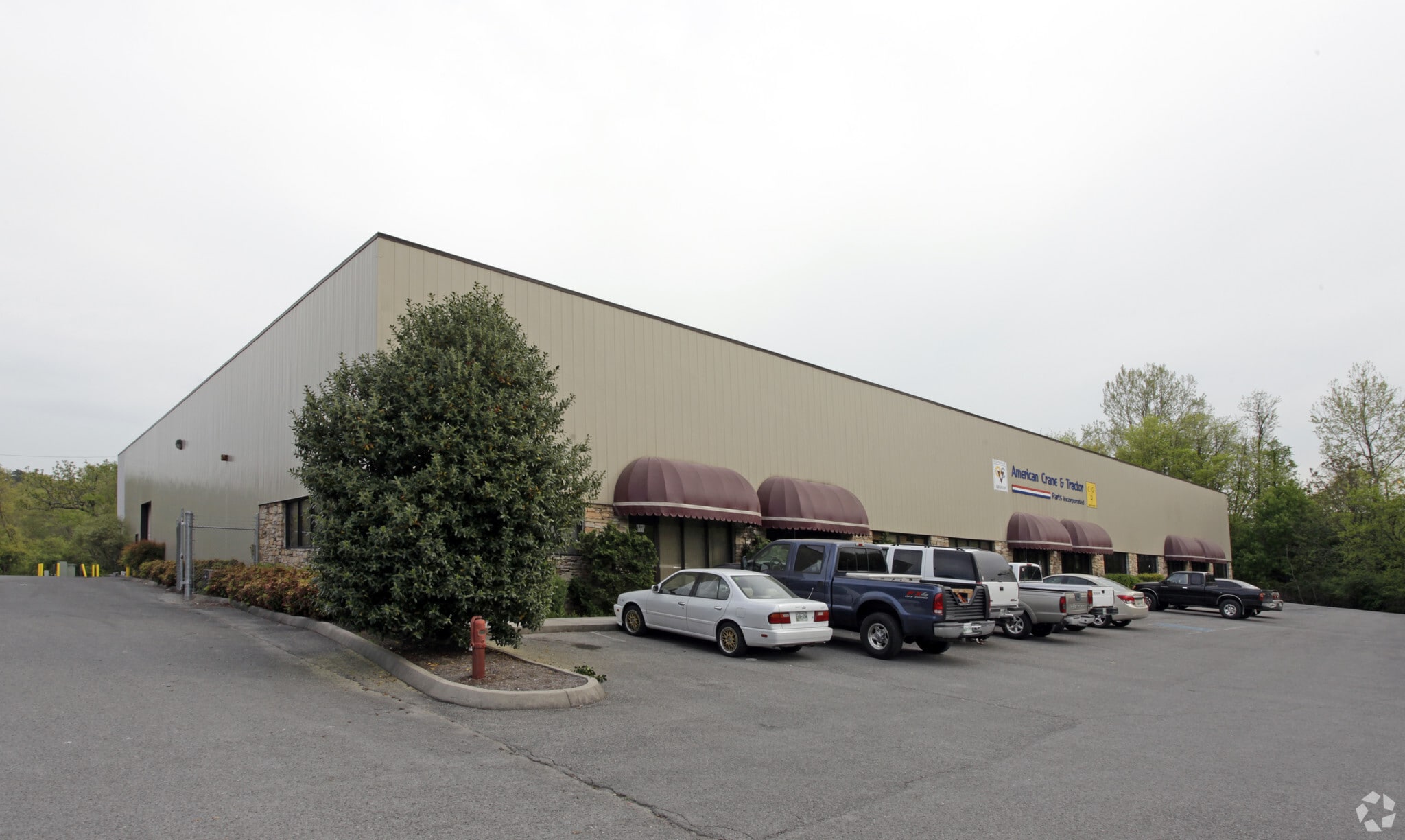 2849 John Deere Dr, Knoxville, TN for lease Primary Photo- Image 1 of 3