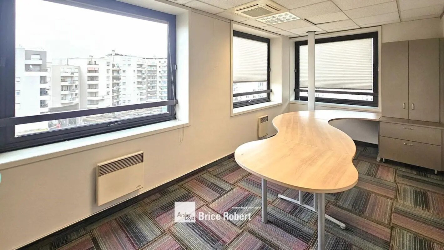 31 Cours Emile Zola, Villeurbanne for lease Interior Photo- Image 1 of 8