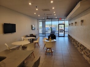 1700 Tamiami Trl, Port Charlotte, FL for lease Interior Photo- Image 2 of 4