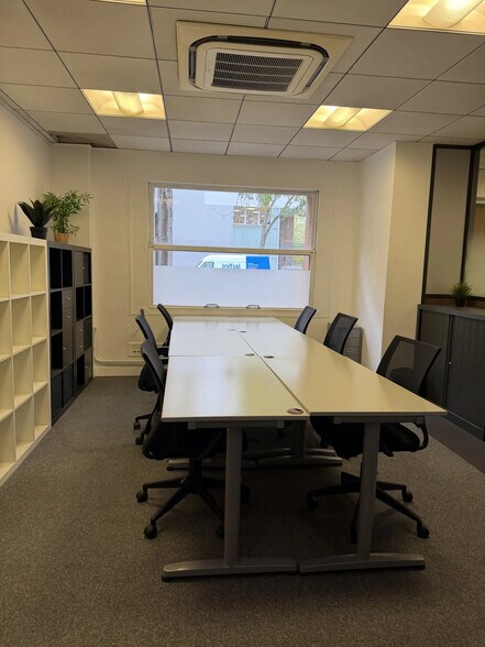 Coworking Space in Paris for lease - Interior Photo - Image 2 of 11