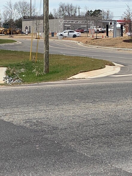 Vaughn Rd, Montgomery, AL à vendre - Photo du bâtiment - Image 3 de 6