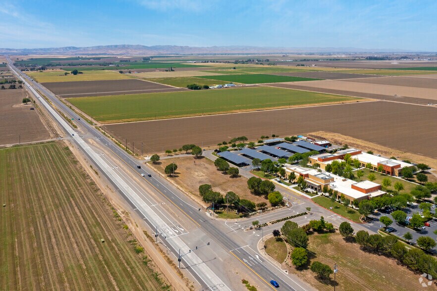 0 W Pacheco Blvd, Los Banos, CA à vendre - Aérien - Image 2 de 11