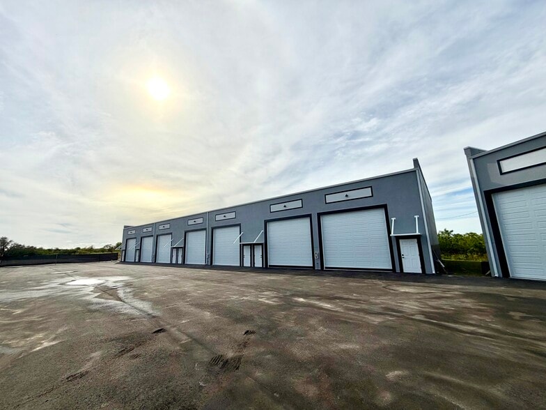 4017 Taylor Rd, Punta Gorda, FL for sale - Building Photo - Image 3 of 11