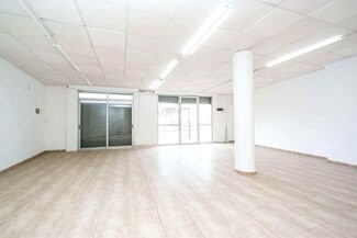 Plus de détails pour Multi-résidentiel à vendre