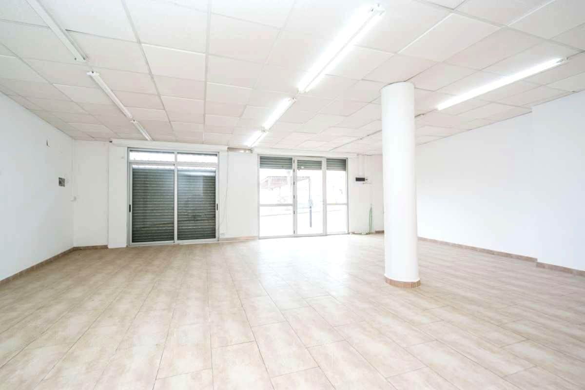 Immeuble residentiel dans Castellar del Vallès, Barcelona à vendre Photo intérieure- Image 1 de 5