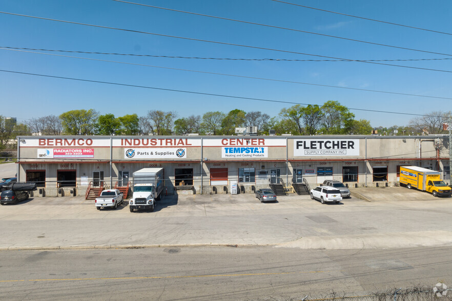 3230 Messer Airport Hwy, Birmingham, AL à louer - Photo du bâtiment - Image 3 de 5