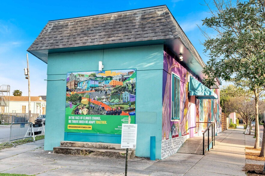2441 Bayou Rd, New Orleans, LA à louer - Photo du bâtiment - Image 2 de 5
