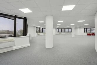 Office in Argenteuil for lease Interior Photo- Image 2 of 2