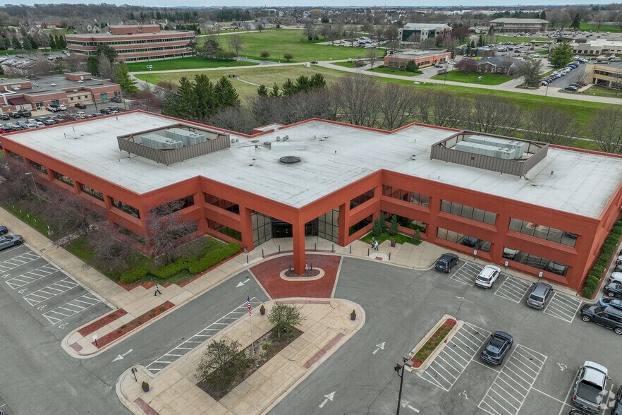 1235 N Mulford Rd, Rockford, IL à louer - Photo du bâtiment - Image 3 de 5