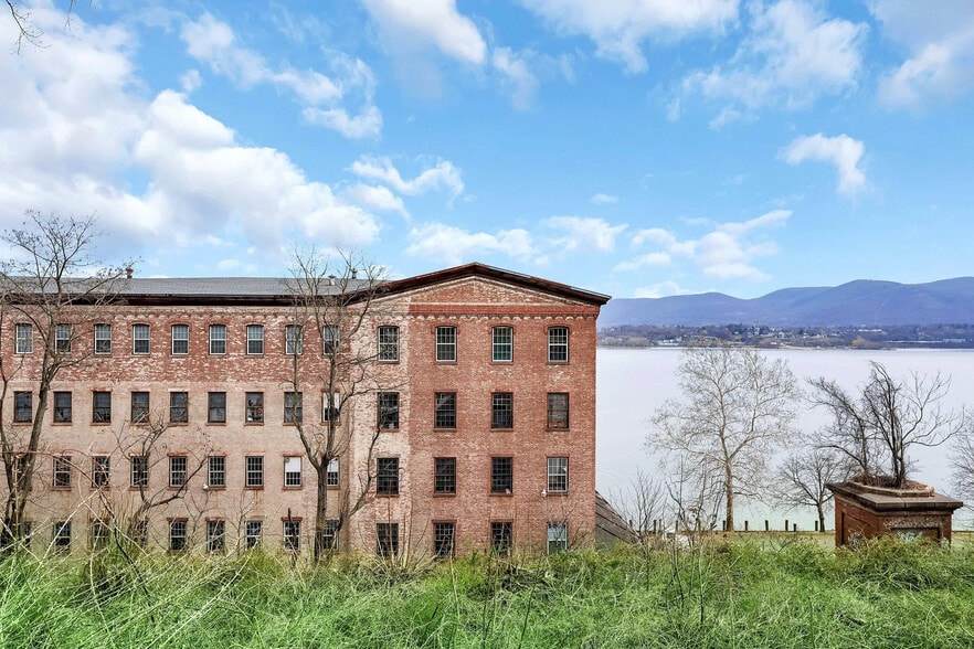 302 N Water St, Newburgh, NY for lease - Building Photo - Image 3 of 33