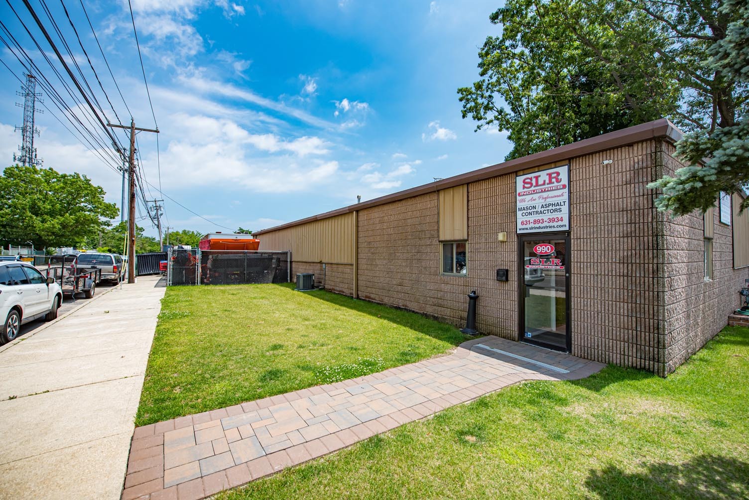 990 Peconic Ave, West Babylon, NY à vendre Photo du bâtiment- Image 1 de 1