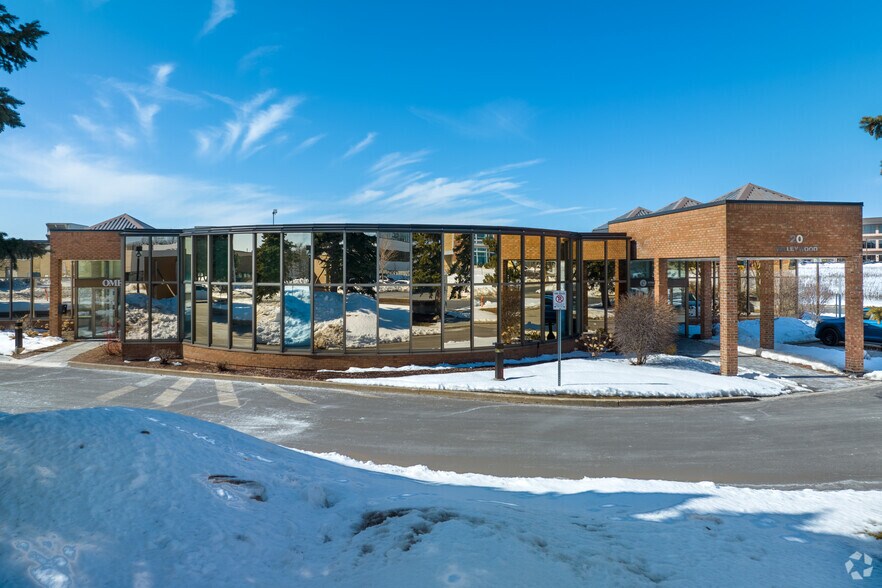 20 Valleywood Dr, Markham, ON for lease - Building Photo - Image 2 of 4