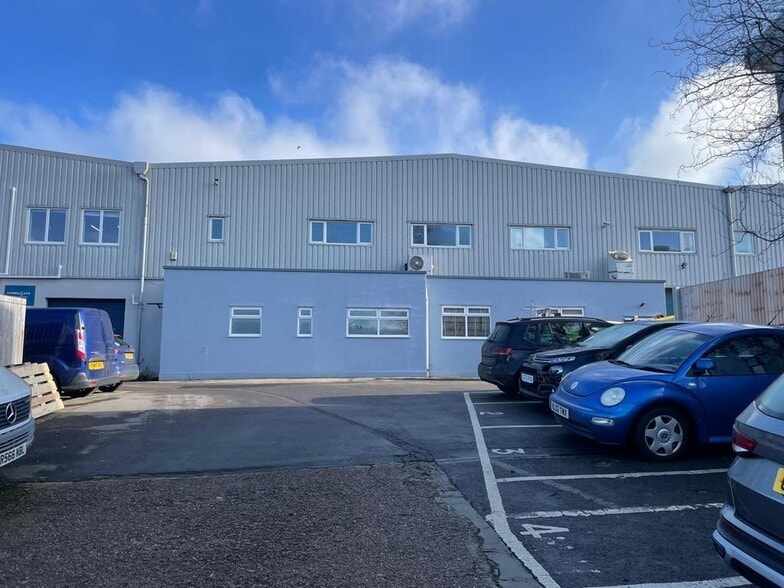 Station Rd, Kings Langley for lease - Building Photo - Image 2 of 8