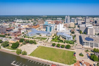 211 Fulton St, Peoria, IL - Aerial map view
