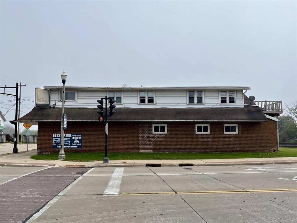 1522 Monroe St, Two Rivers, WI for sale Building Photo- Image 1 of 18