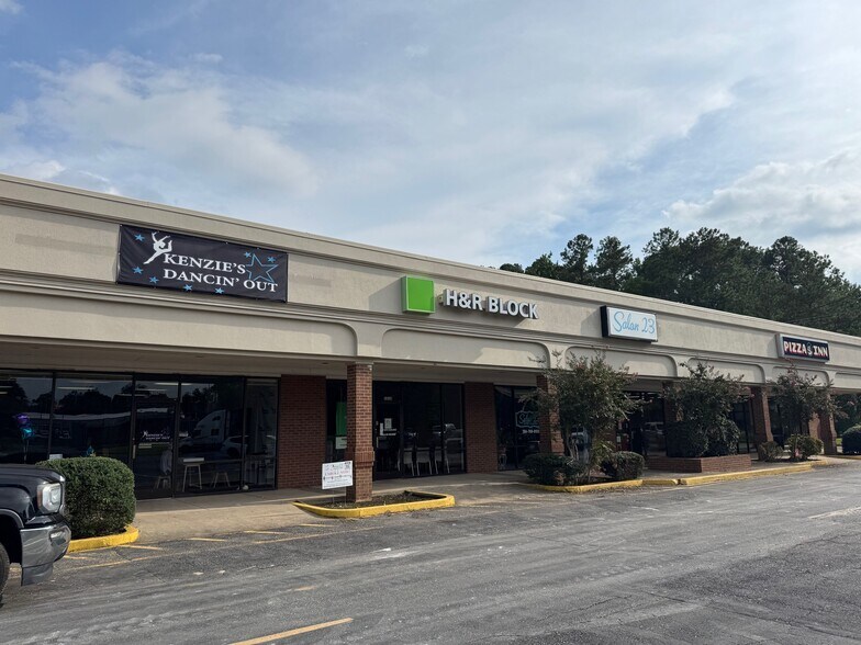 1002-1012 E Main St, Cherryville, NC à louer - Photo du bâtiment - Image 2 de 3