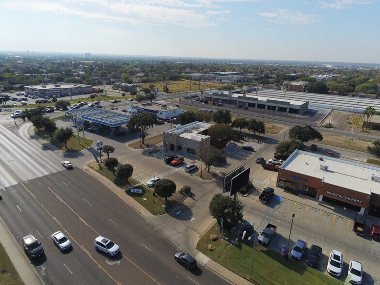 5110 McPherson Rd, Laredo, TX à louer - Photo du bâtiment - Image 3 de 10