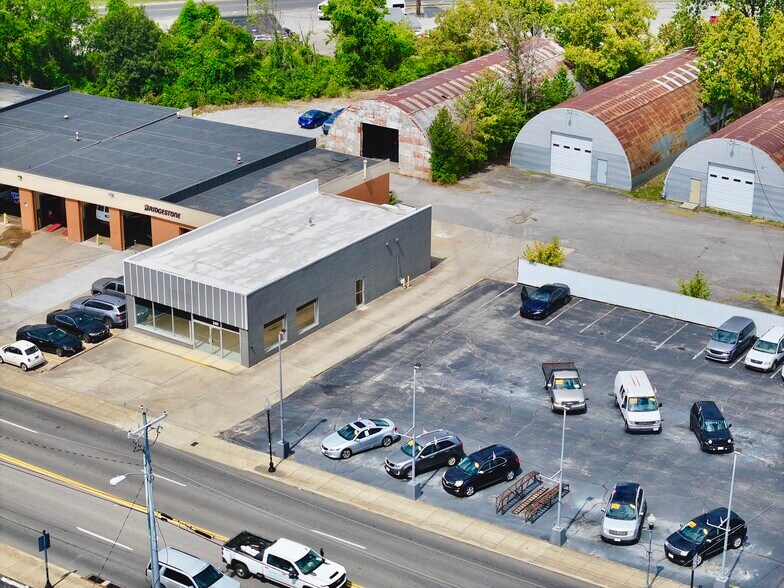 240 W Main St, Gallatin, TN à louer - Photo du bâtiment - Image 1 de 6