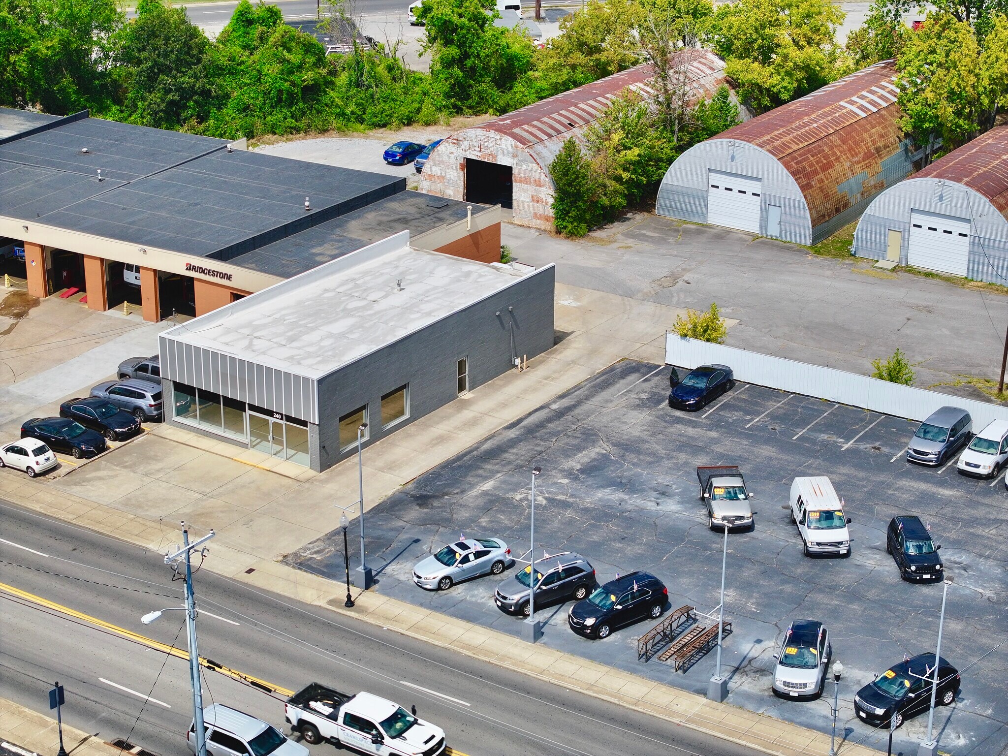 240 W Main St, Gallatin, TN à louer Photo du bâtiment- Image 1 de 7