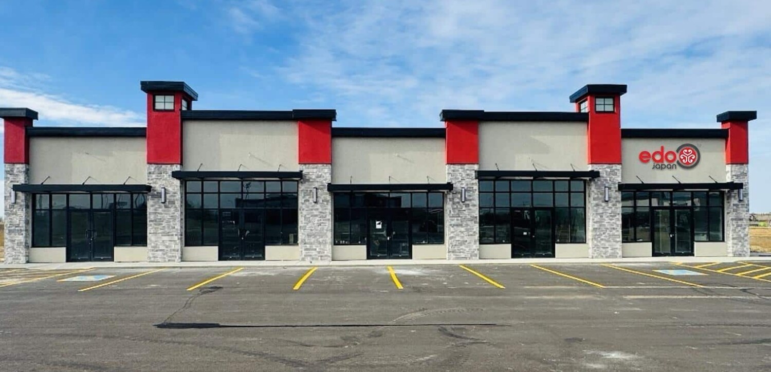 Hwy 12 76th St, Lacombe, AB à louer Photo du bâtiment- Image 1 de 1