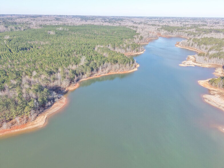 1845 Rocky Creek Rd, Hampton, GA à vendre - Photo du bâtiment - Image 2 de 3