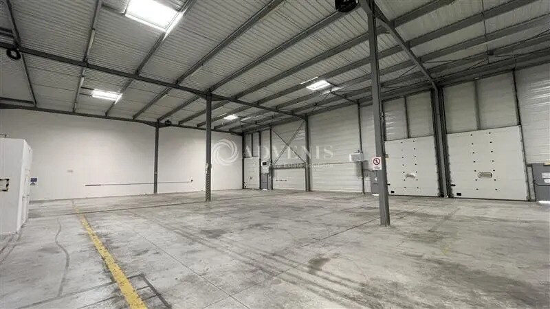 Flex in Moissy-Cramayel for lease - Interior Photo - Image 3 of 12