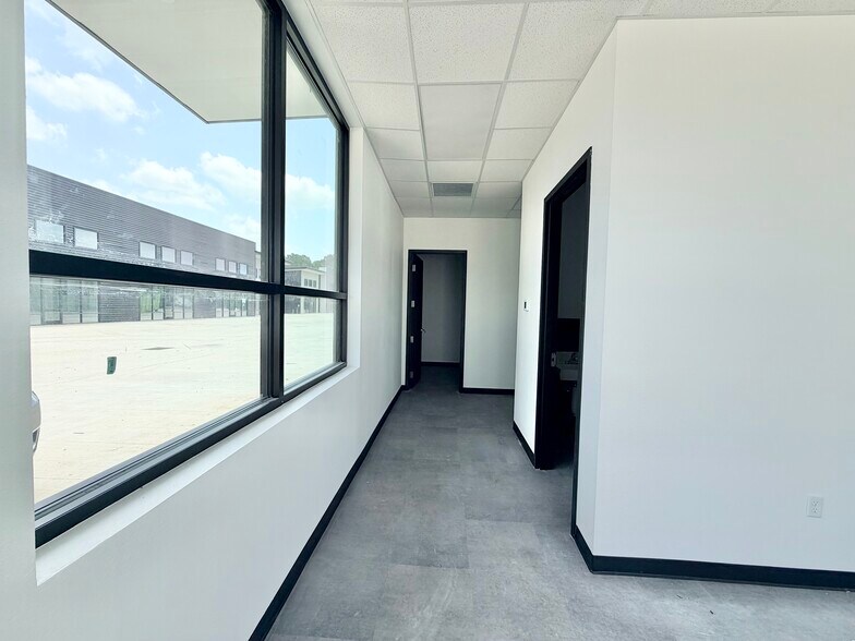 25366 Richards Rd, Spring, TX à louer - Photo du bâtiment - Image 3 de 18
