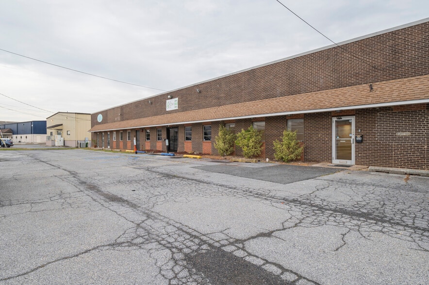 32 Germay Dr, Wilmington, DE à louer - Photo du bâtiment - Image 2 de 15
