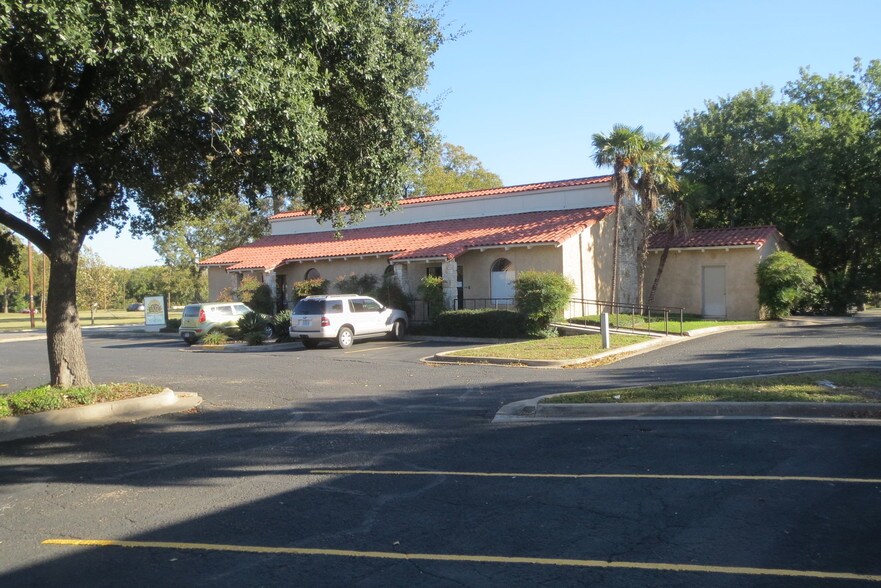 300 CM Allen Pky, San Marcos, TX à vendre - Photo du bâtiment - Image 2 de 6