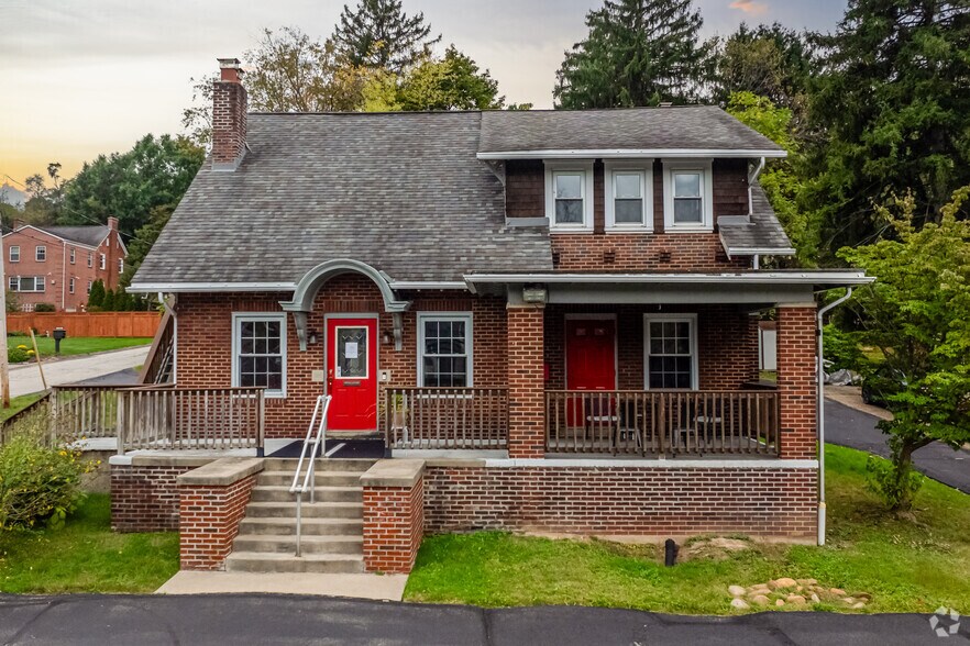 1812 Lincoln Way, Mckeesport, PA for sale - Building Photo - Image 2 of 4