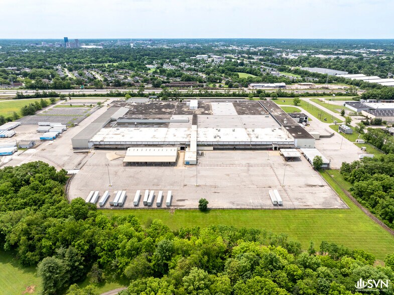 1515 Mercer Rd, Lexington, KY à louer - Photo du bâtiment - Image 3 de 14