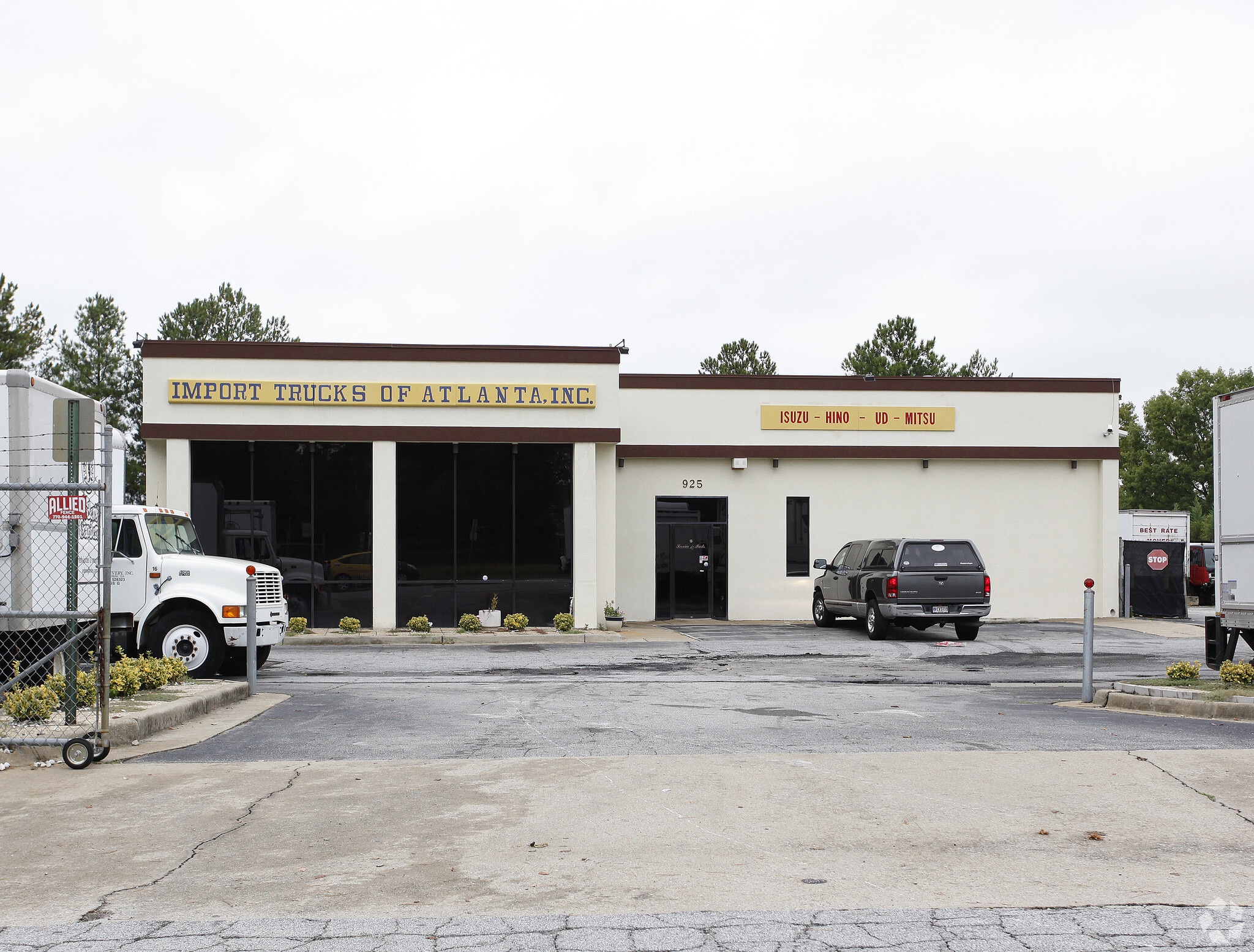 925 Greensboro Dr SW, Atlanta, GA for sale Primary Photo- Image 1 of 16