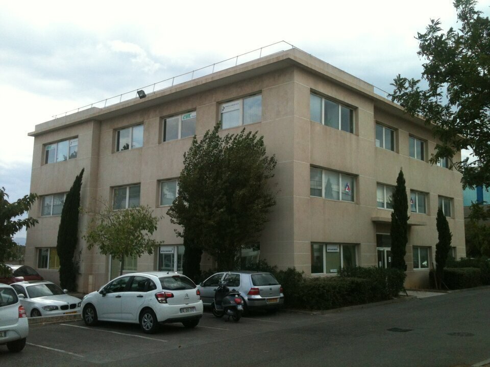 99 Avenue Ibrahim Ali ( 1977-1995), Marseille à louer Photo du bâtiment- Image 1 de 26