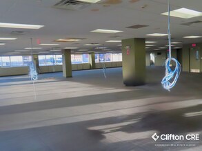 2 City Hall Plz, Rahway, NJ à louer Photo intérieure- Image 2 de 3