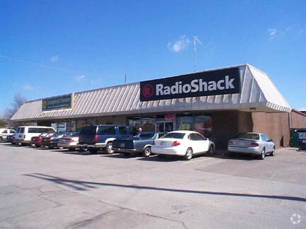438 S Rock Rd, Wichita, KS à louer - Photo du bâtiment - Image 3 de 3