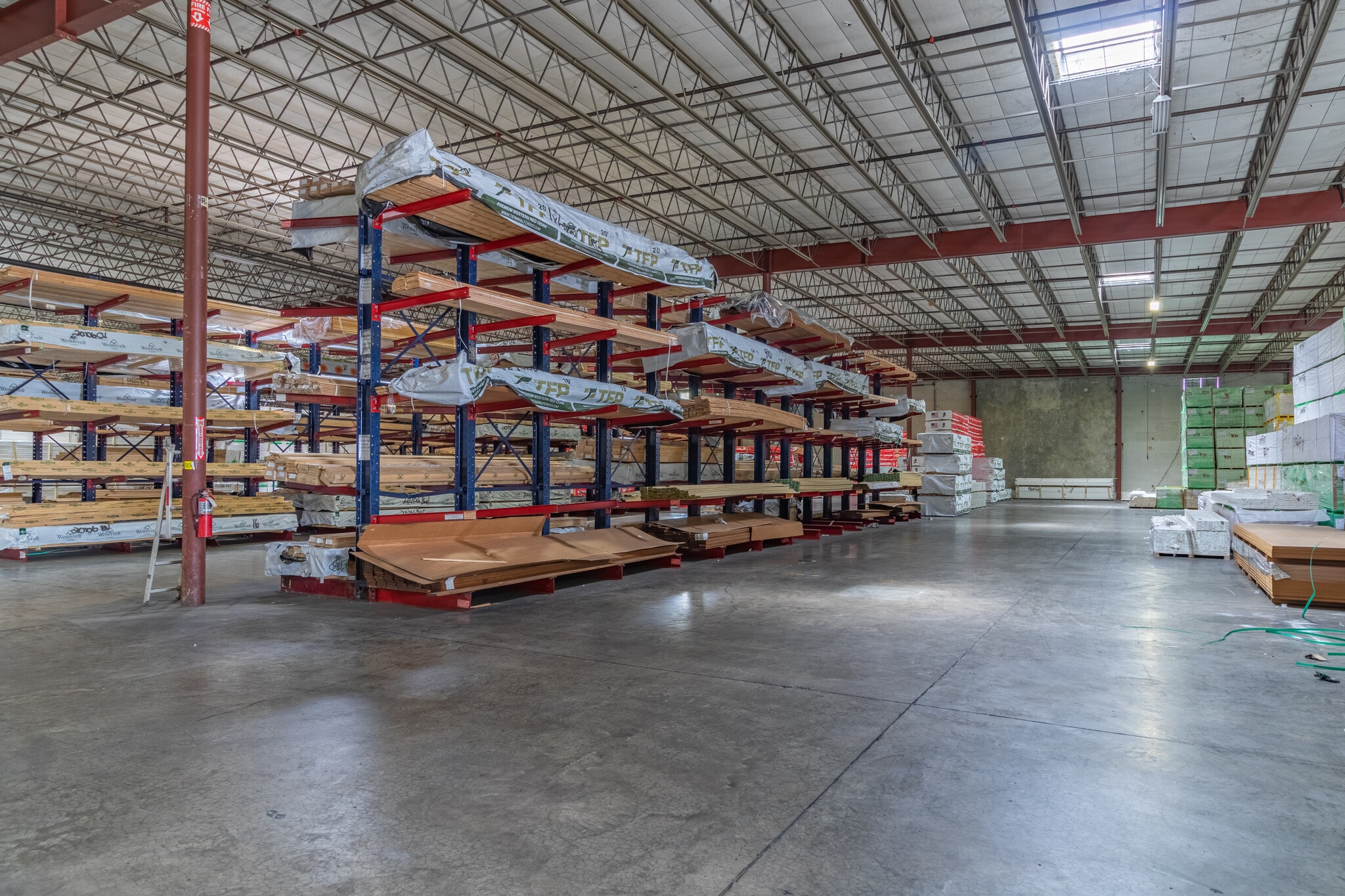 Nesbitt Lane Industrial Park portefeuille de 2 propriétés à vendre sur LoopNet.ca Photo principale- Image 1 de 2