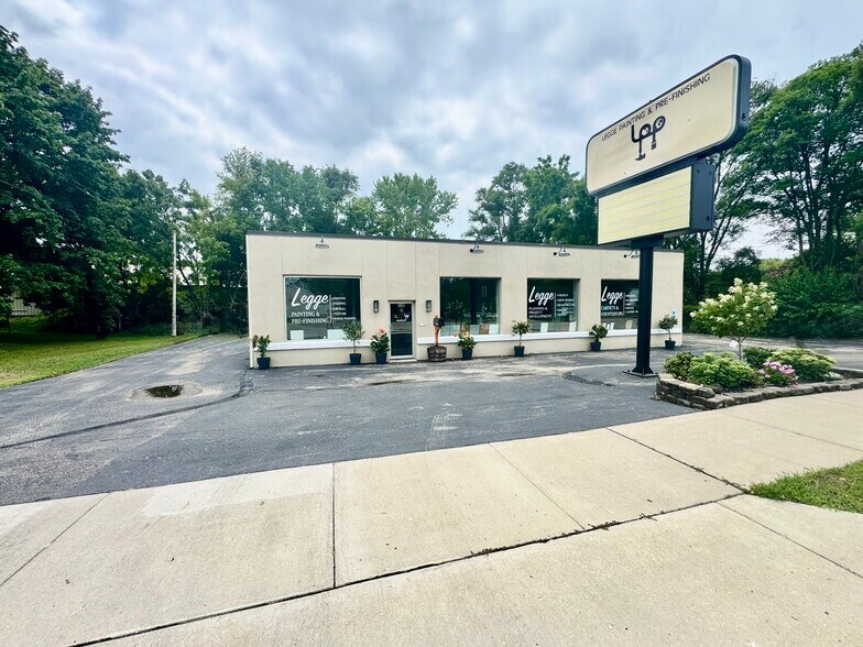 953 E Milwaukee St, Whitewater, WI for sale - Building Photo - Image 1 of 5