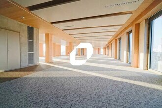 Office in Saint-Denis for lease Interior Photo- Image 1 of 1