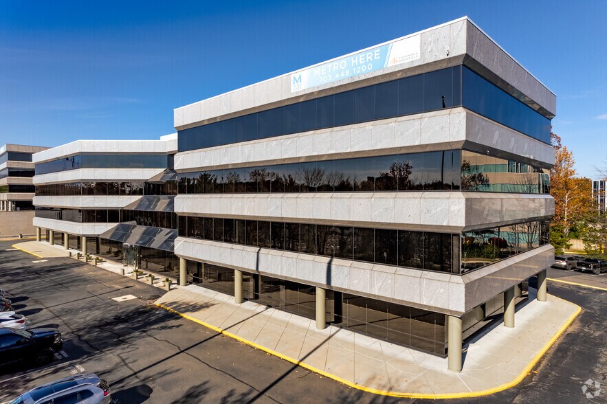 198 Van Buren St, Herndon, VA for lease - Building Photo - Image 1 of 5