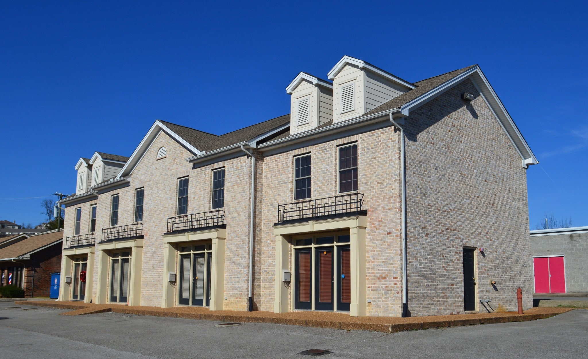 5722 Hickory Plaza Dr, Nashville, TN for lease Primary Photo- Image 1 of 21