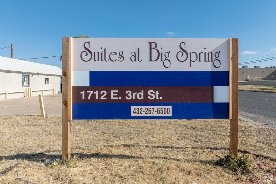 1712 E 3rd St, Big Spring, TX à vendre - Photo du bâtiment - Image 2 de 20