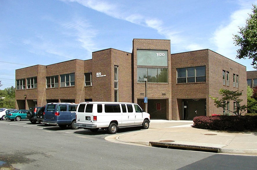 1820 Michael Faraday Dr, Reston, VA for lease - Building Photo - Image 2 of 17