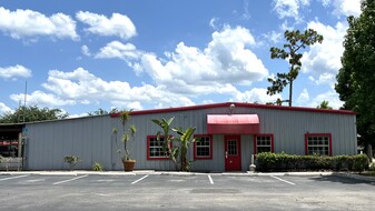 15 Hangar Rd, Kissimmee FL - Airplane Hangar