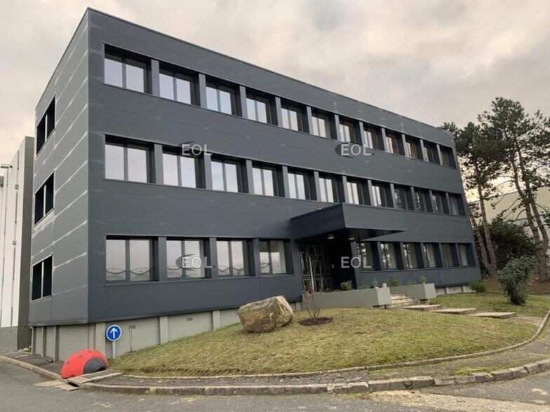 Flex dans Wissous à louer - Photo du bâtiment - Image 1 de 6