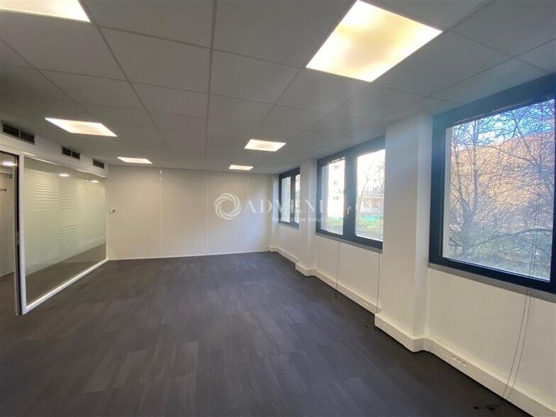 Office in Charenton-le-Pont for lease - Interior Photo - Image 3 of 6