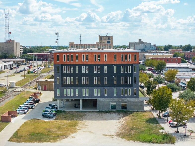 501 N Main St, Bryan, TX à louer - Photo du bâtiment - Image 3 de 24