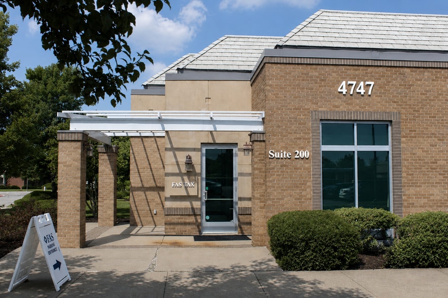 4747 W 135th St, Leawood, KS for lease - Building Photo - Image 2 of 3