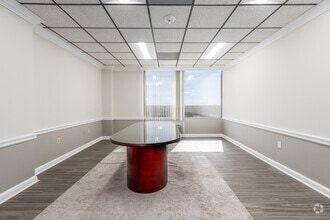 7310 Ritchie Hwy, Glen Burnie, MD for lease Interior Photo- Image 2 of 8