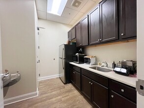 551-625 Harbor Side St, Woodbridge, VA for lease Interior Photo- Image 2 of 4